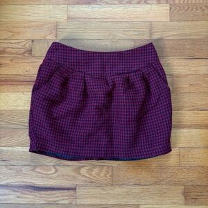 Houndstooth Patterned Skirt - Red and Black